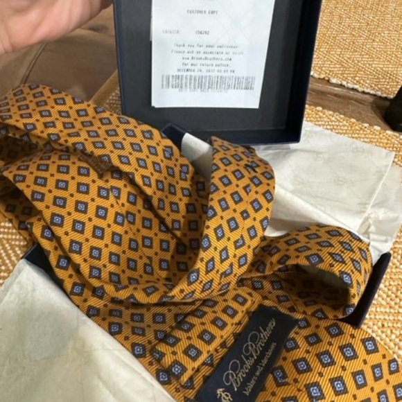 Brooks Brothers Tie - Picture 9 of 10